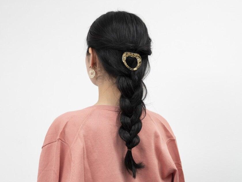 ビーウィズ株式会社の制服3