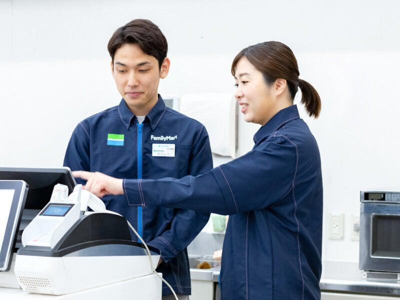 ファミリーマート 地下鉄センター南駅店の仕事画像2