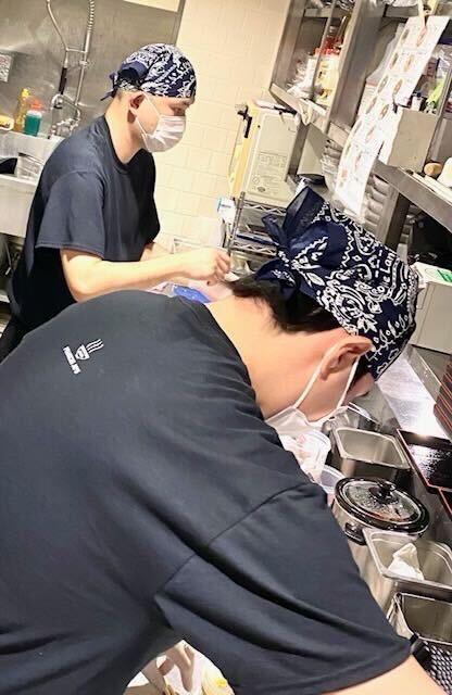 元町ラーメン天華　港山下店の制服1