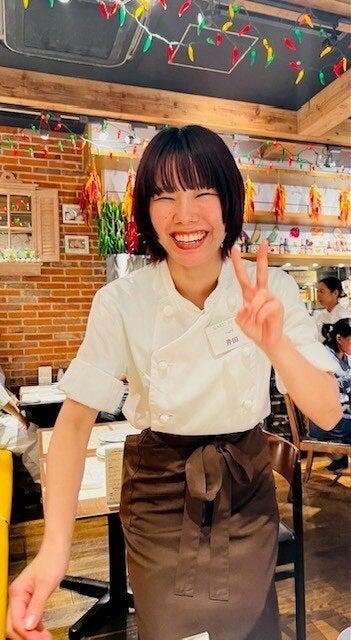 株式会社アメリカンハウス　GARLIC JO'Sクイーンズスクエア店の制服1