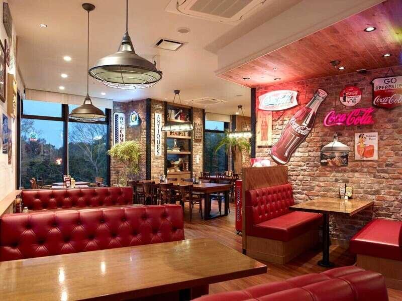 AMERICAN HOUSE グランベリーパーク店の仕事画像2