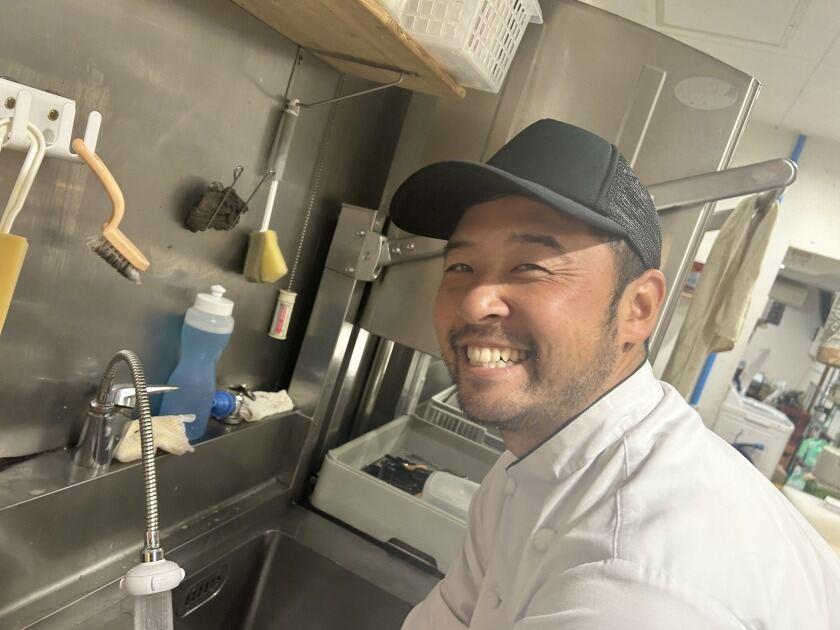 グリル一平 三宮店の制服1