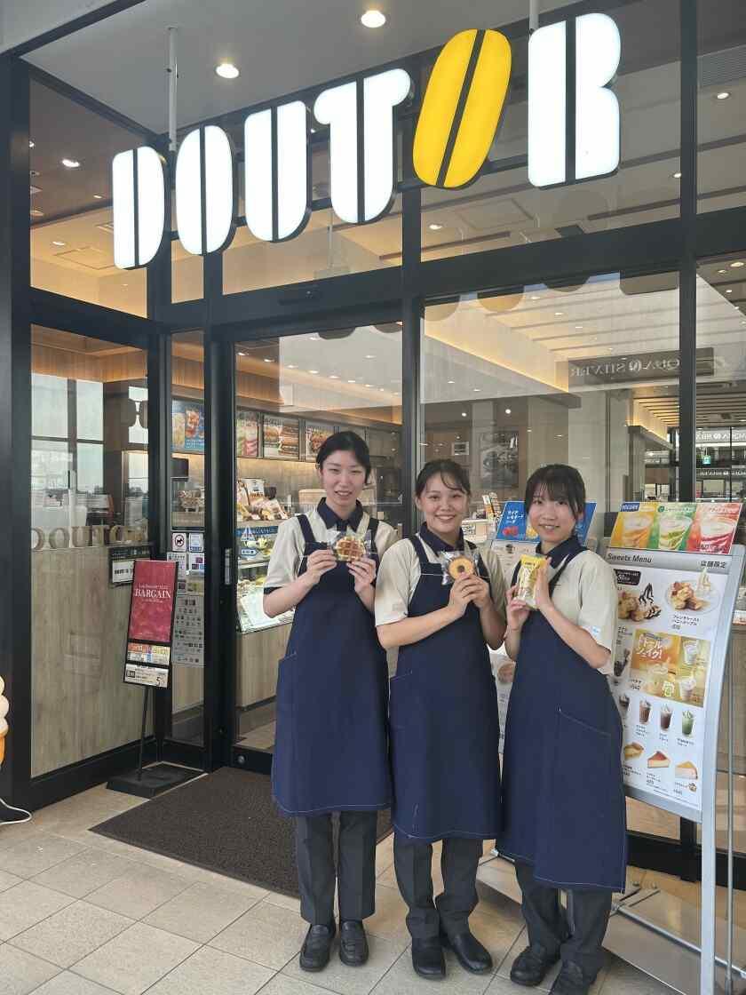 ドトールコーヒーショップ イオンレイクタウンmori店 ／ 株式会社佐野アカデミーの制服5