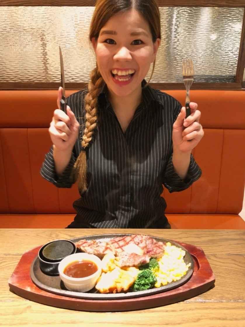 Hamburg ＆ Steak HIRO台場店の制服3