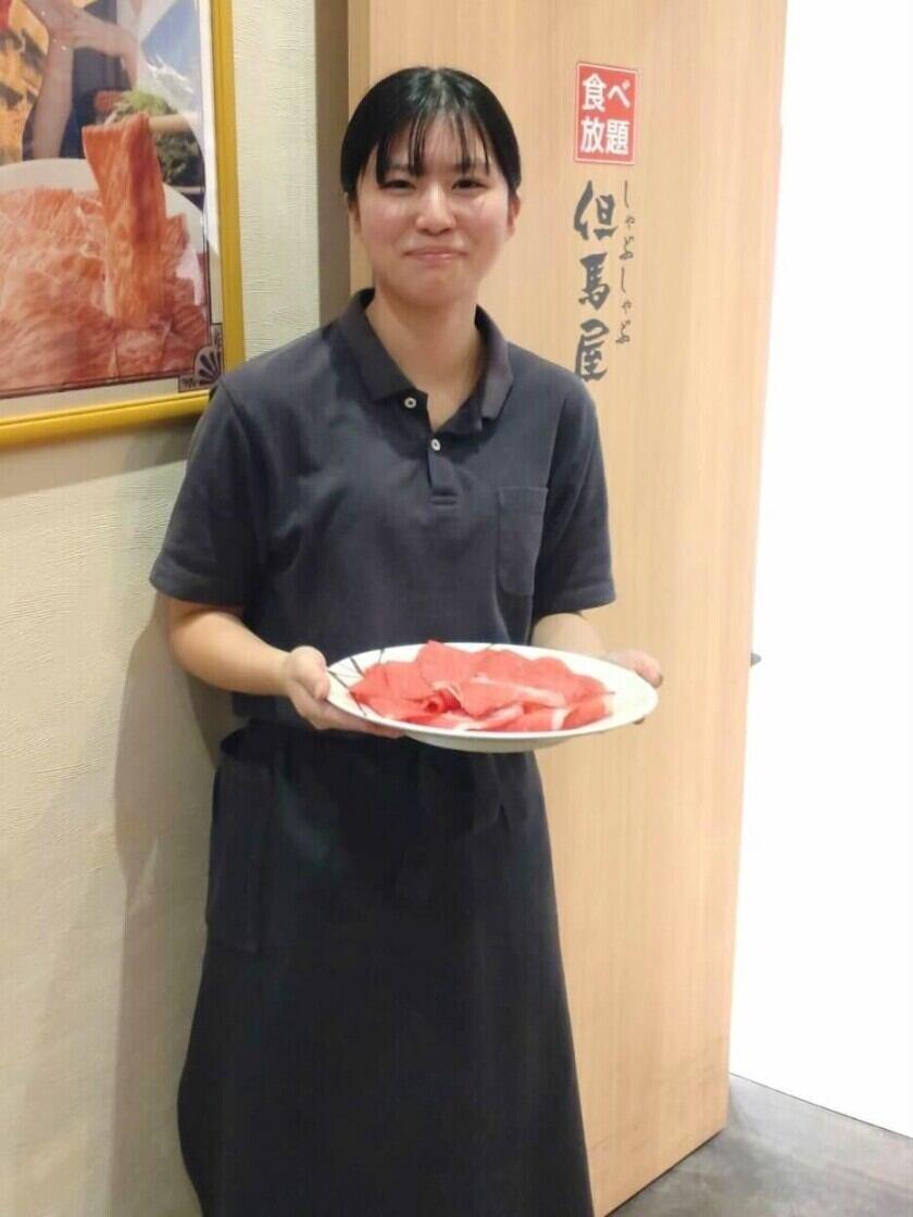 しゃぶしゃぶ但馬屋　浅草ROX店の制服2