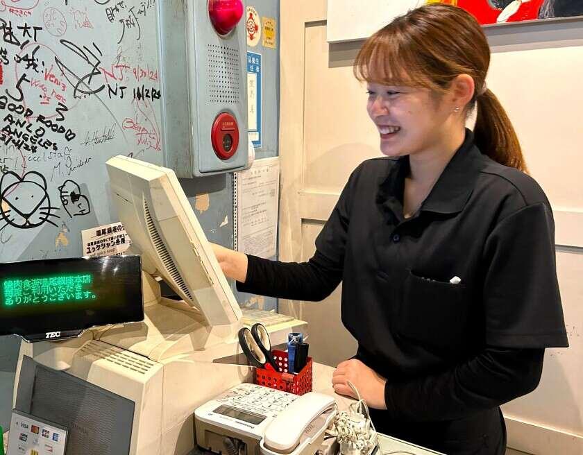 焼肉 鳴尾 銀座本店の制服2