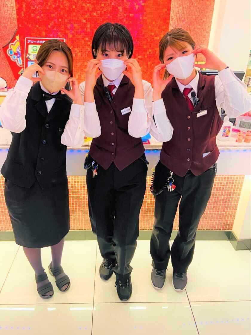 アリーナ港町店の制服1