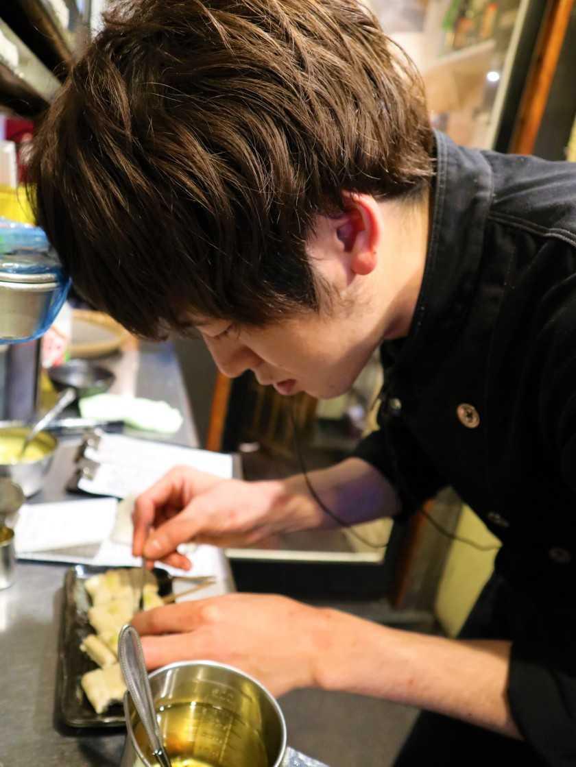 鉄板神社　総本店の制服5