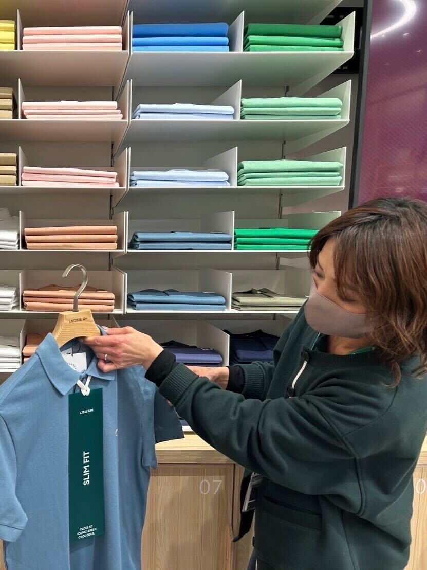 ラコステ ららぽーと安城店の制服2