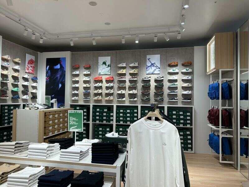 LACOSTE 三井アウトレットパーク岡崎店の仕事画像1