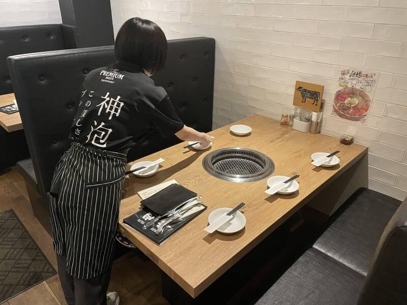 神田焼肉　俺の肉　南口店 or 本店の制服6