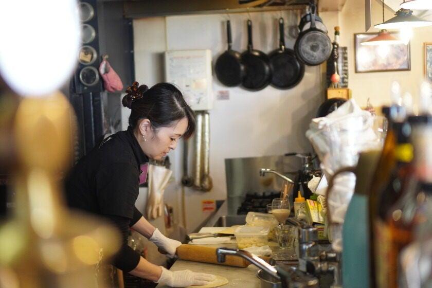 ローマピッツァと窯焼きイタリアン　姫路バルの制服4