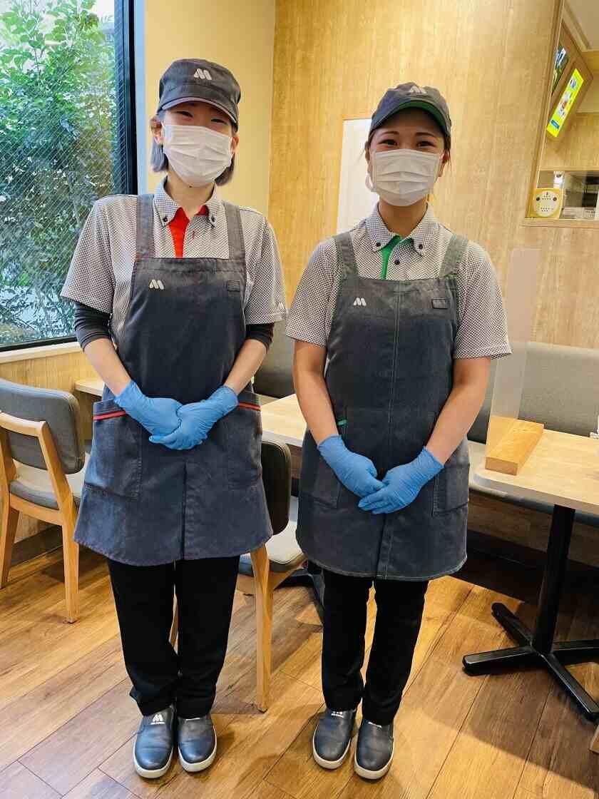 モスバーガー天神北店の制服1
