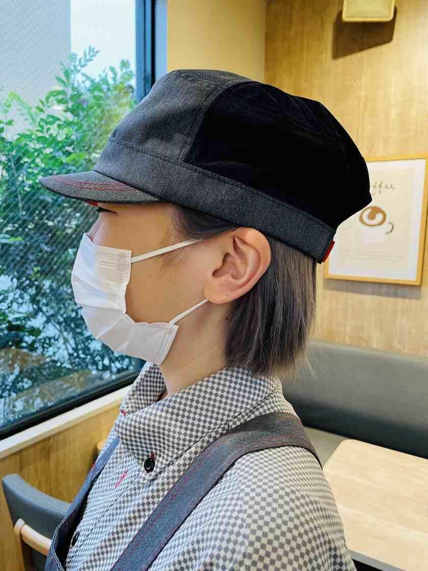 モスバーガー天神北店の制服2