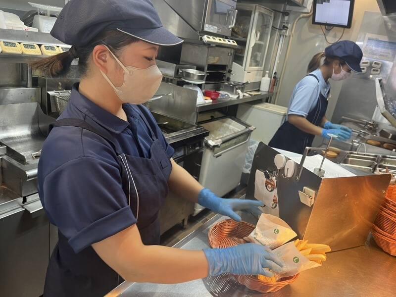 モスバーガー天神北店の仕事画像3