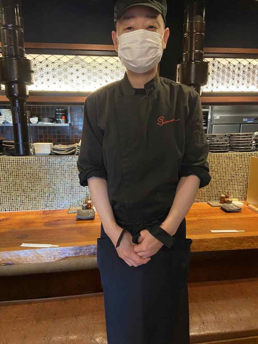 炭火焼肉ごえ門 高砂店の制服1