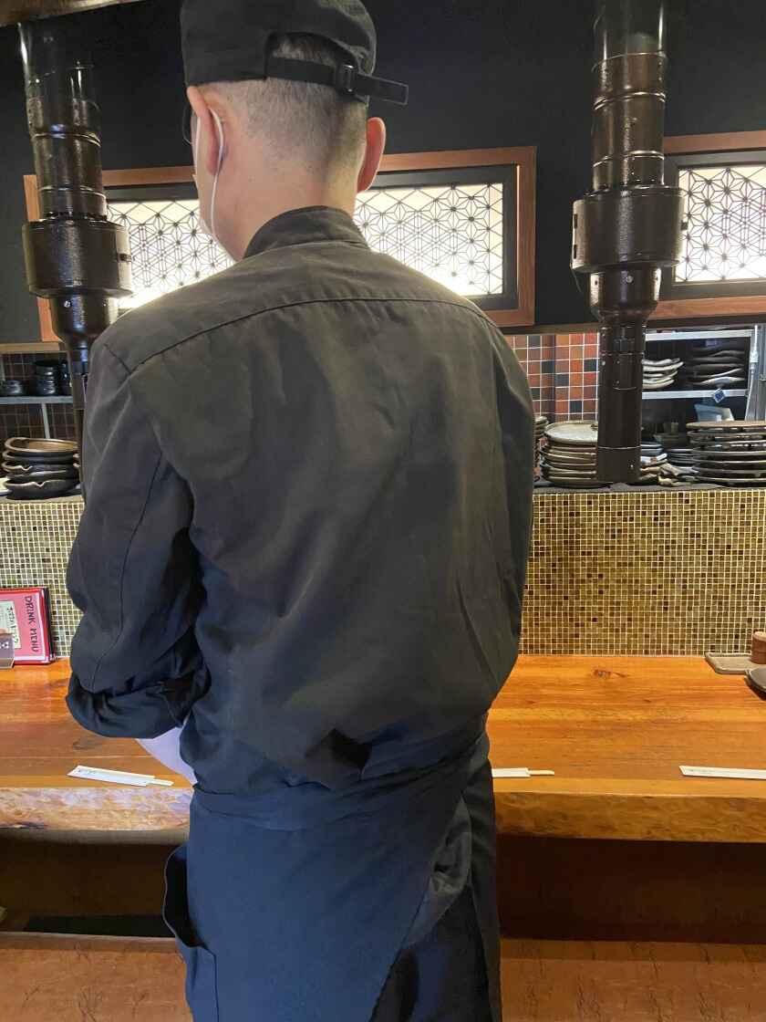 炭火焼肉ごえ門 高砂店の制服2