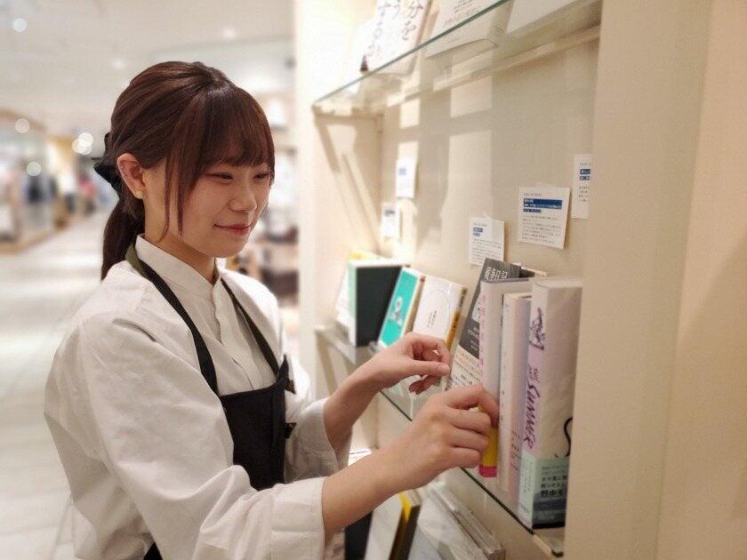 cafe & books bibliotheque/カフェ＆ブックス ビブリオテークの制服1