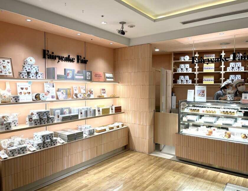 Fairycake Fair 新宿店の制服2