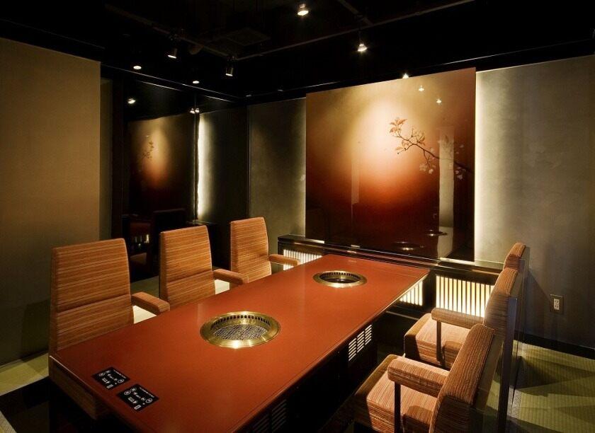 食道園 北新地店の制服5