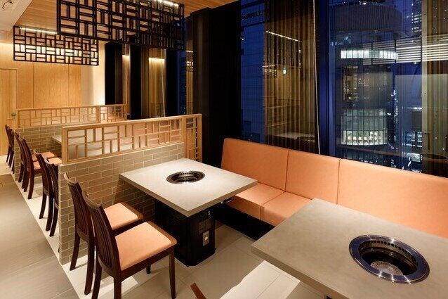 株式会社食道園　阪神梅田店の制服5