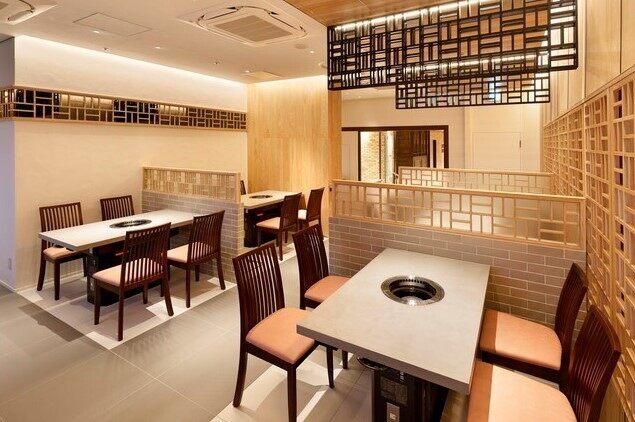 食道園　阪神梅田店の制服5