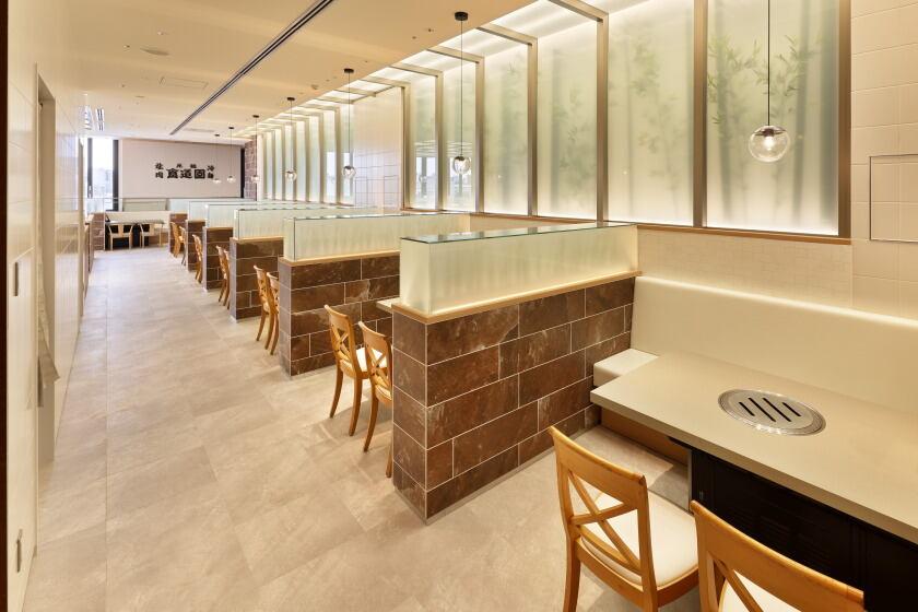 食道園 みのおキューズモール店の制服6