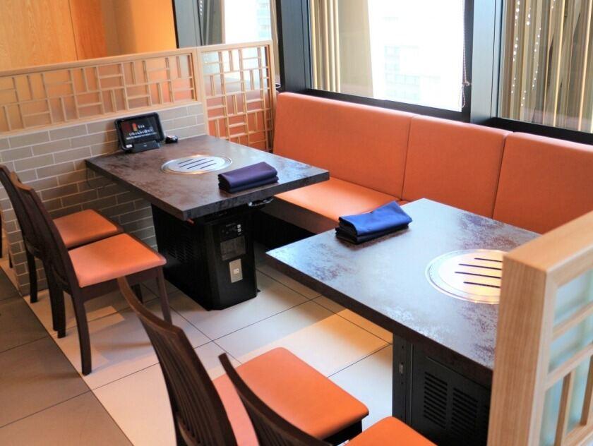 食道園　阪神梅田店の制服3