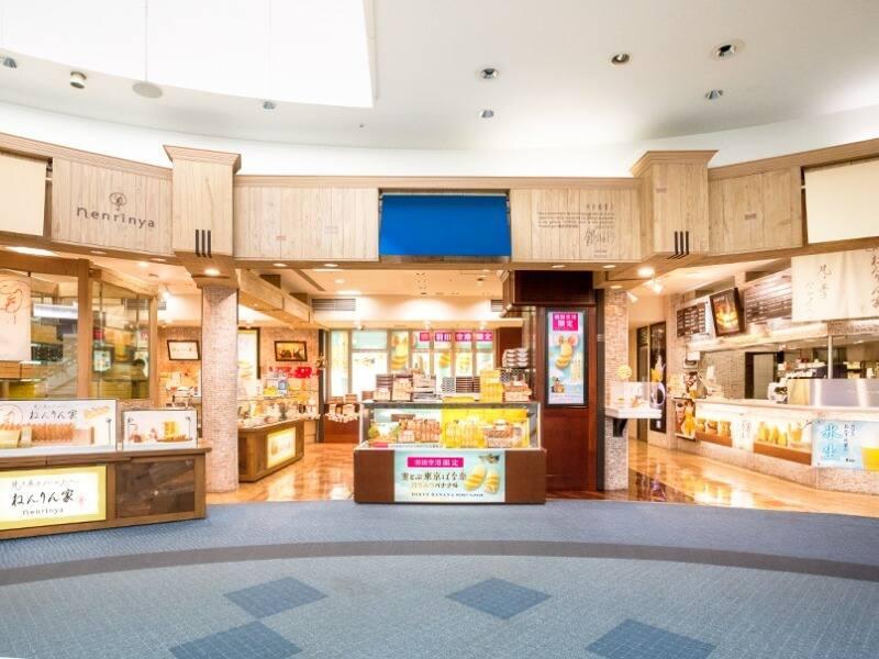 東京ばな奈ワールド　羽田空港第一ターミナル店の仕事画像3