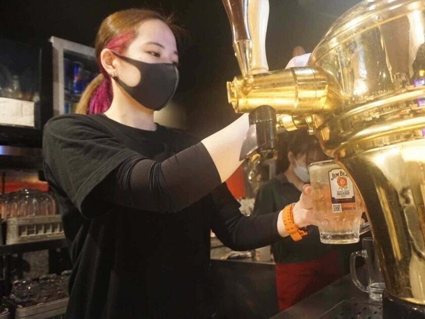 Lad's Dining 新宿西口ハルクの制服2