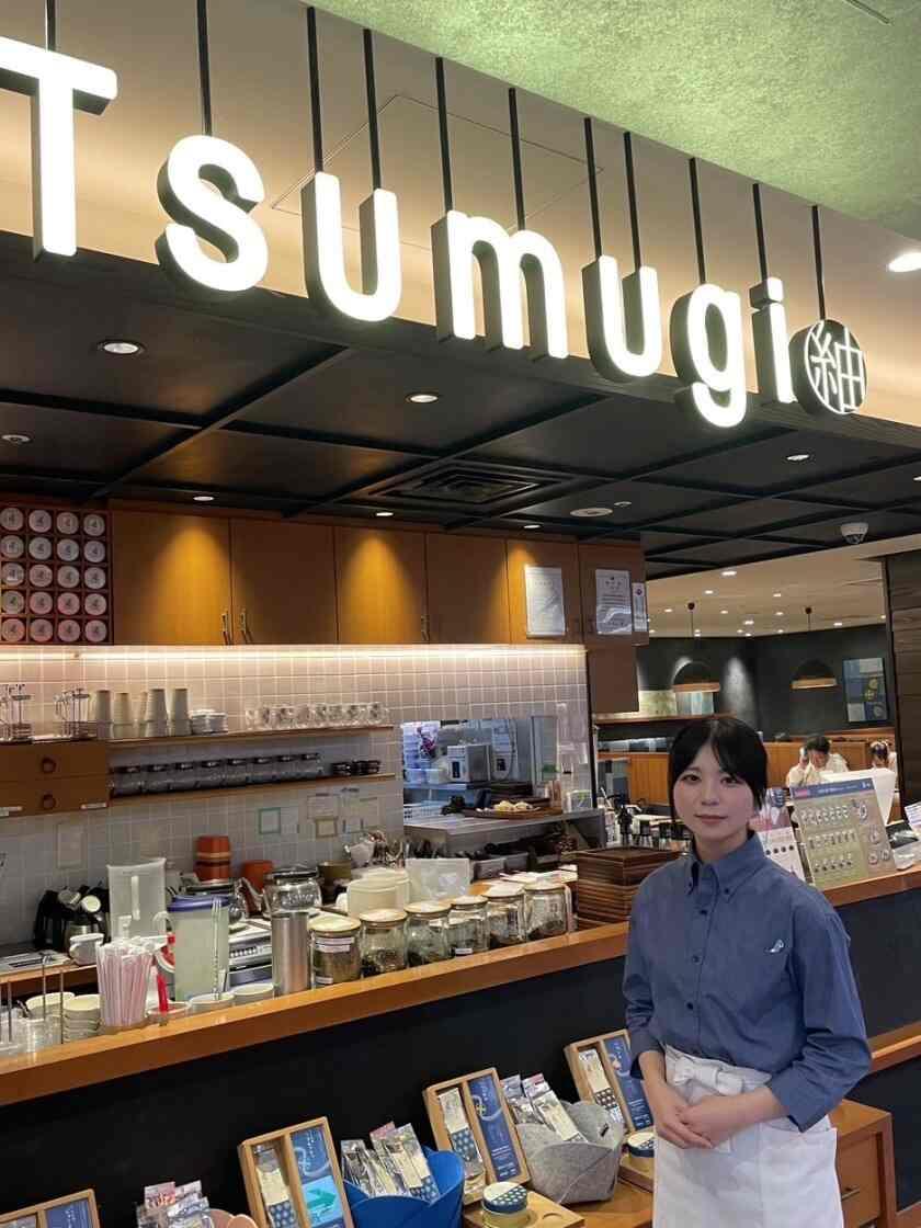 和カフェTsumugi有明ガーデン店（株式会社ドリームダブルコーポレーション）の制服4
