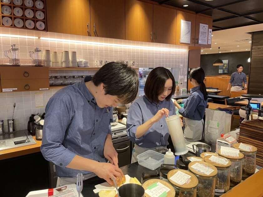 和カフェTsumugi有明ガーデン店（株式会社ドリームダブルコーポレーション）の制服6