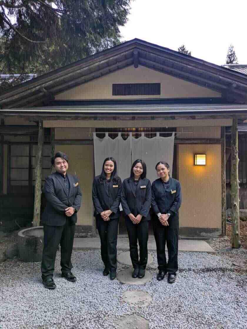 箱根リトリートの制服1