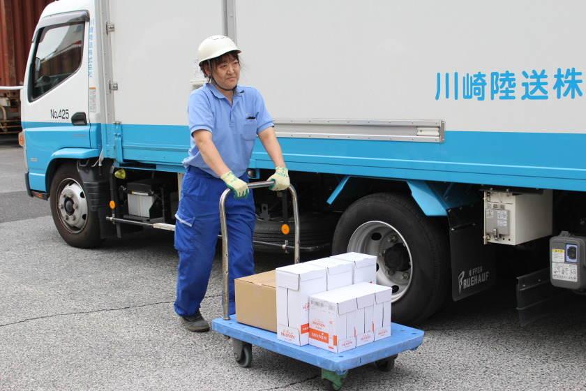 川崎陸送株式会社 葛西流通センターの制服3