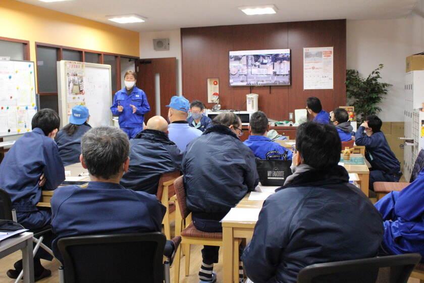 川崎陸送株式会社 江川営業所の制服2