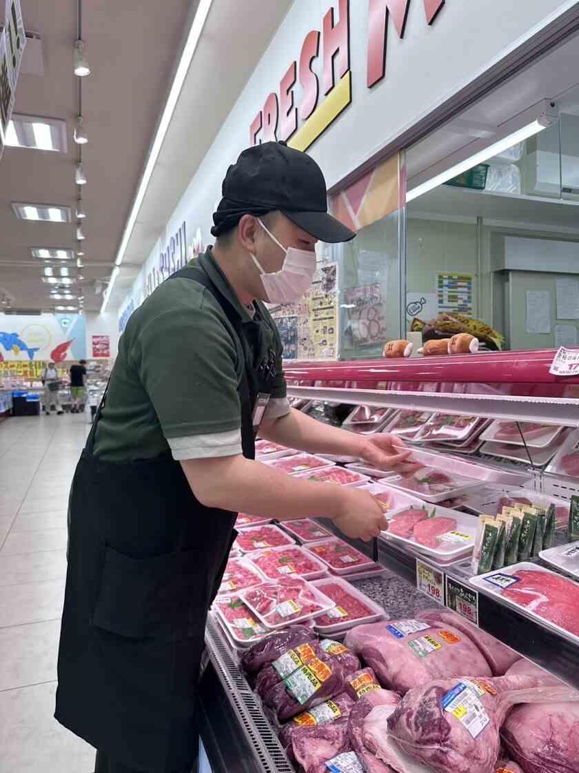 業務スーパーTAKENOKO　柄沢店の制服5