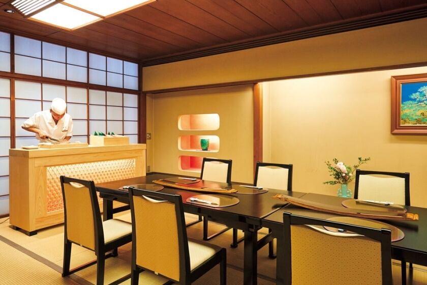 河庄本店　オープニングの制服1