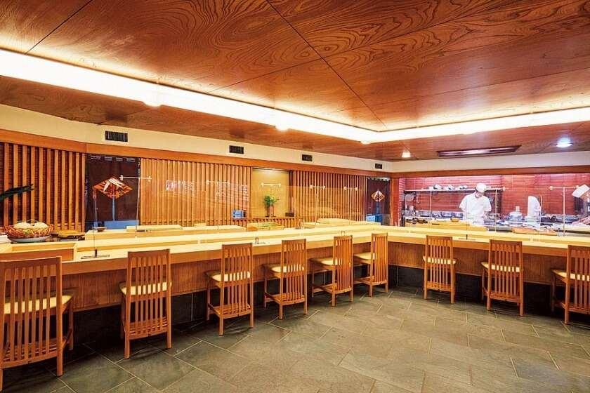 河庄本店　オープニングの制服2