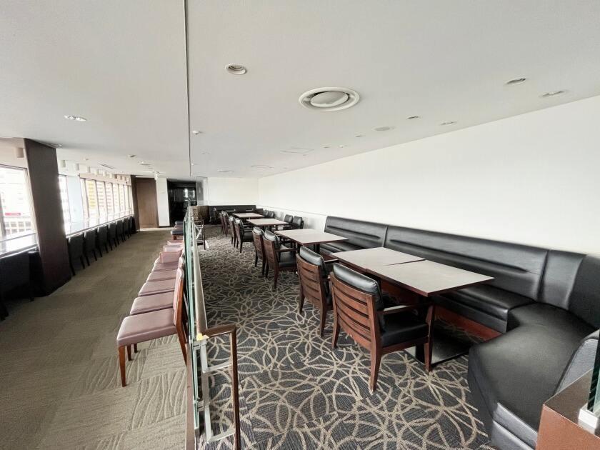 モーニングバイカフェオットーの制服3