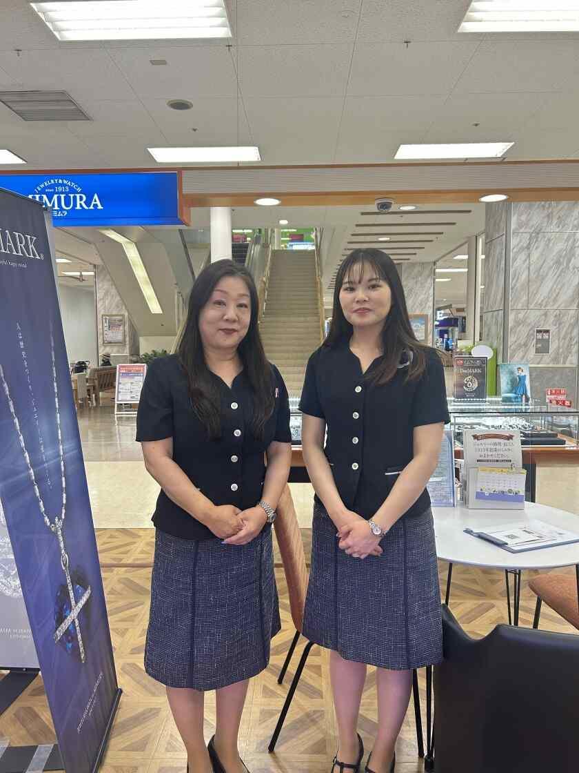 ジュエリー＆ウォッチ ミムラ ゆめタウン福山店の制服1