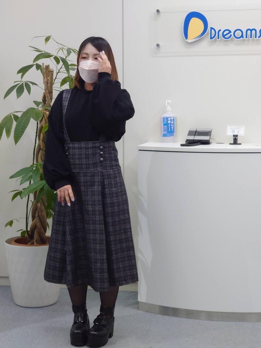 株式会社ドリームス　大森本社の制服3