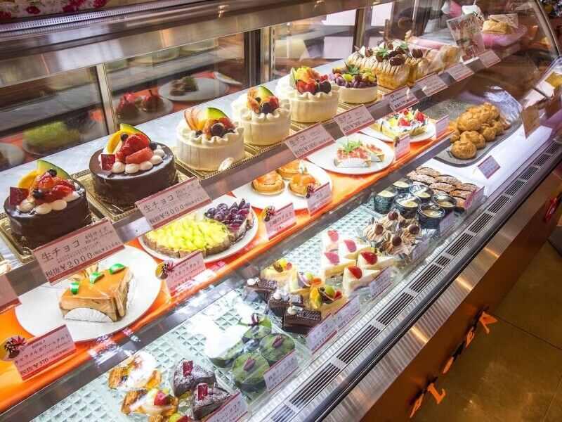 【ケーキハウス・アン】イオンモール福岡店の仕事画像2