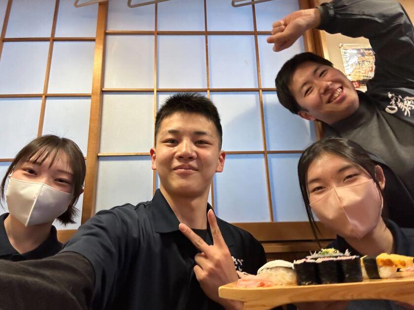 ひさご寿司　本店の制服1