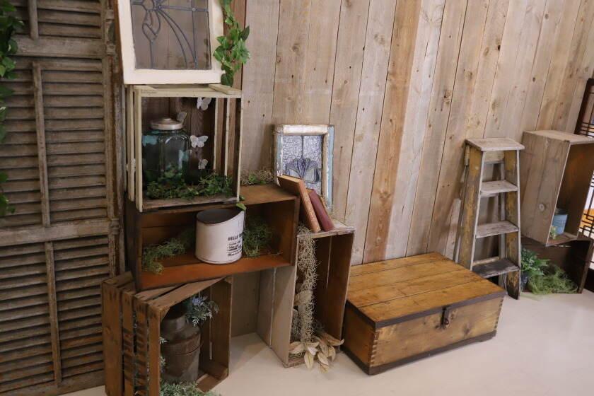 アニバーサルスタジオ　ギャラリエアピタ知立店の制服7