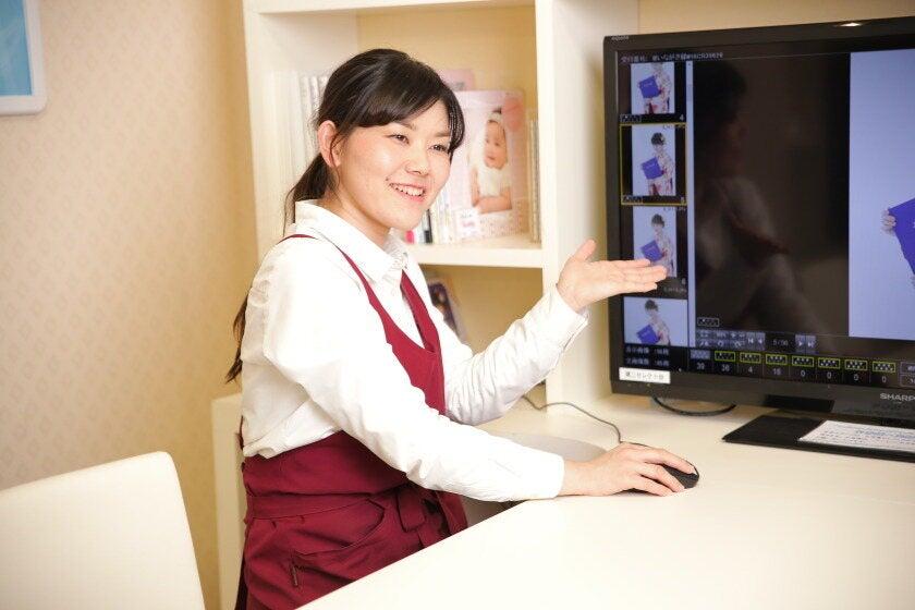 アニバーサルスタジオ　ギャラリエアピタ知立店の制服4