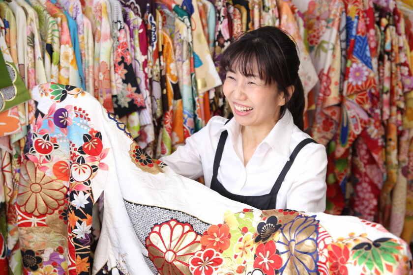 アニバーサルスタジオ　ギャラリエアピタ知立店の制服3