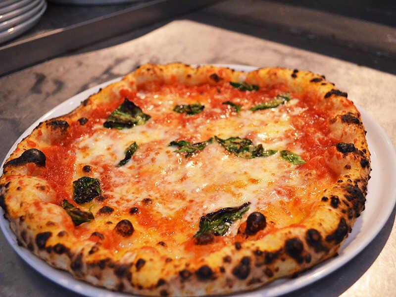 マルデナポリ横浜ベイクォーター店の仕事画像2