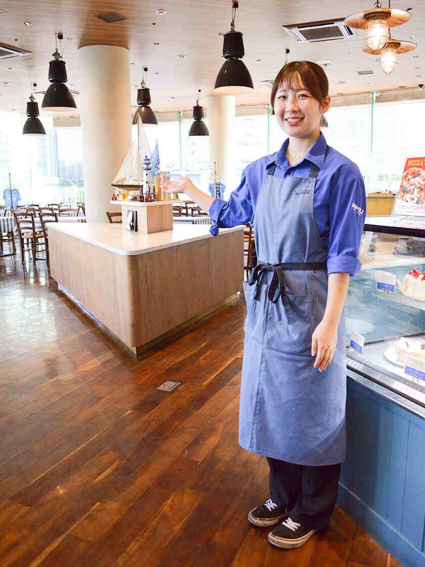 マルデナポリ横浜ベイクォーター店の制服1