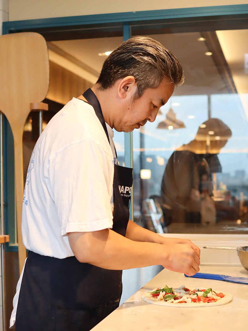 ピッツェリア　マルデナポリソラマチ店の制服3