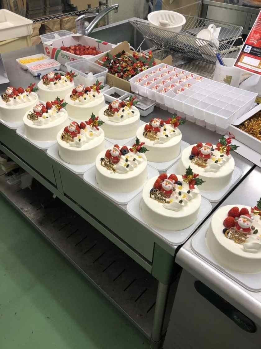 マルデナポリケーキファクトリ―の制服1